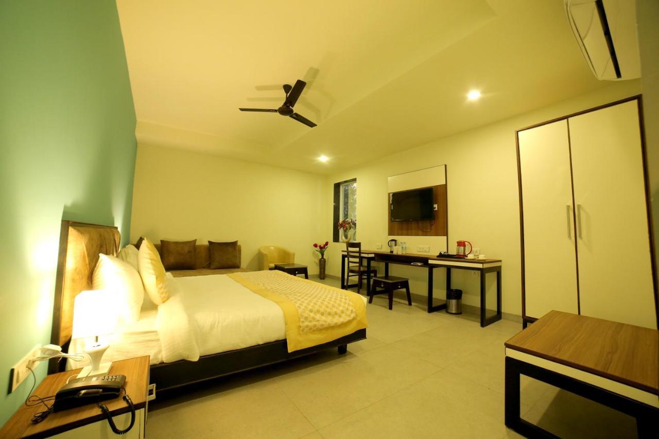 Vijay Vilas Hotel & Convention Hall Agra  Bagian luar foto